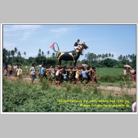 14518 Prozession zur Verbrennung Bali 1986.jpg